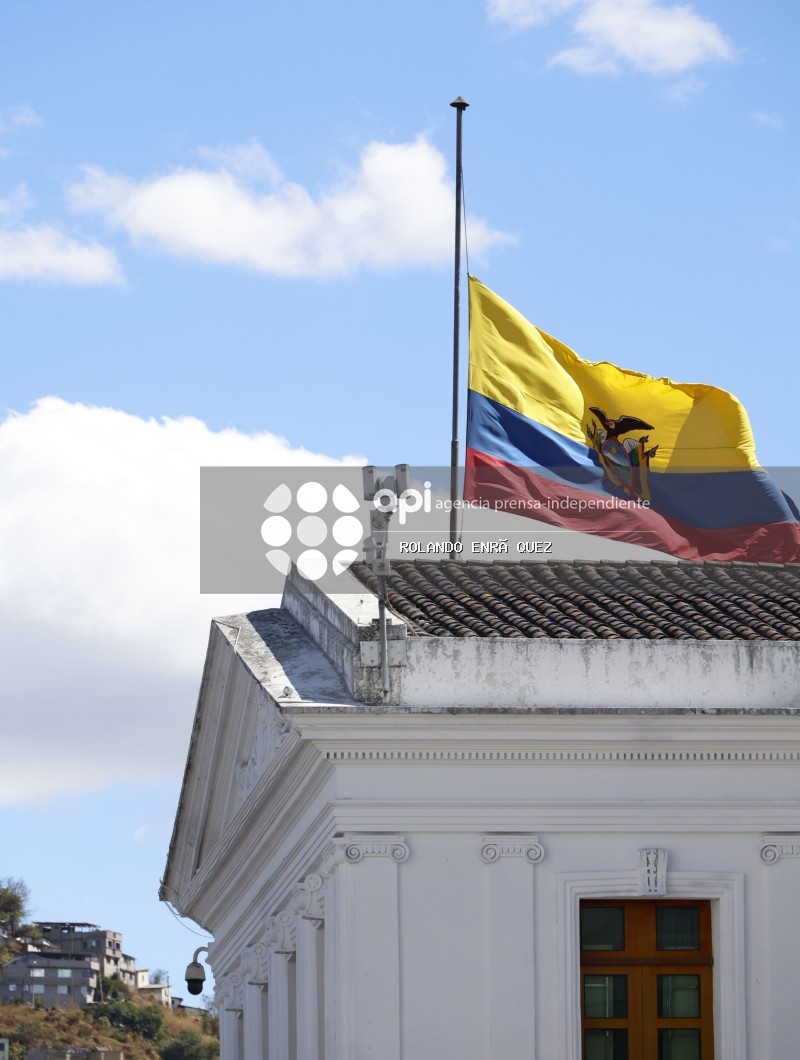 BANDERA MEDIA ASTA  CARONDELET