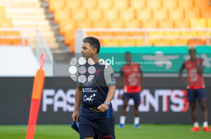 ENTRENAMIENTO TRICOLOR