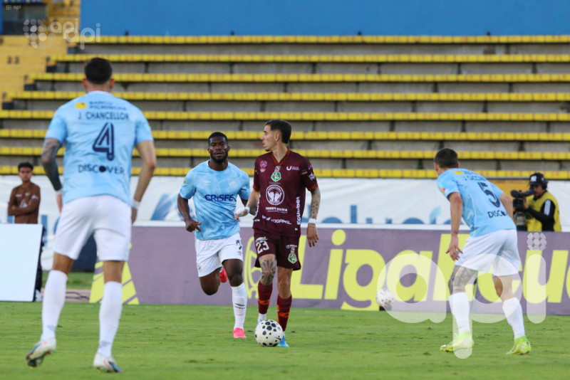 Ponchito trata de reflotar y ahoga a Chatoleí