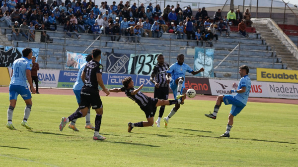 Macará se impone 2-1 a Guayaquil City