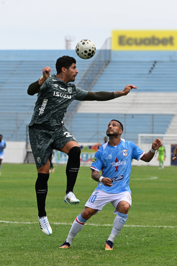Leones FC ruge fuerte y gana 2-0 al Manta