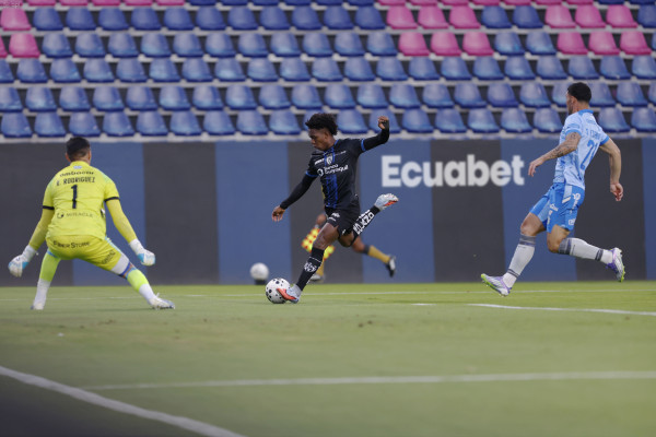 IDV se deshace 3-1del escolta Macará