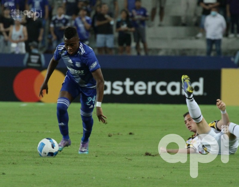 Emelec golea 4-1 al Deportivo Táchira en Venezuela