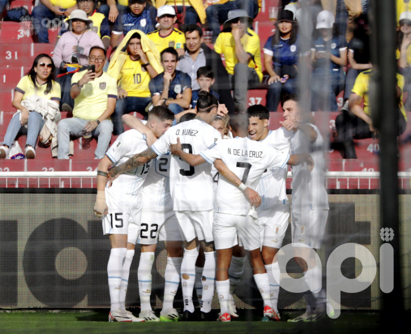 Uruguay clasifica al humillar 5-0 al eliminado Bolivia