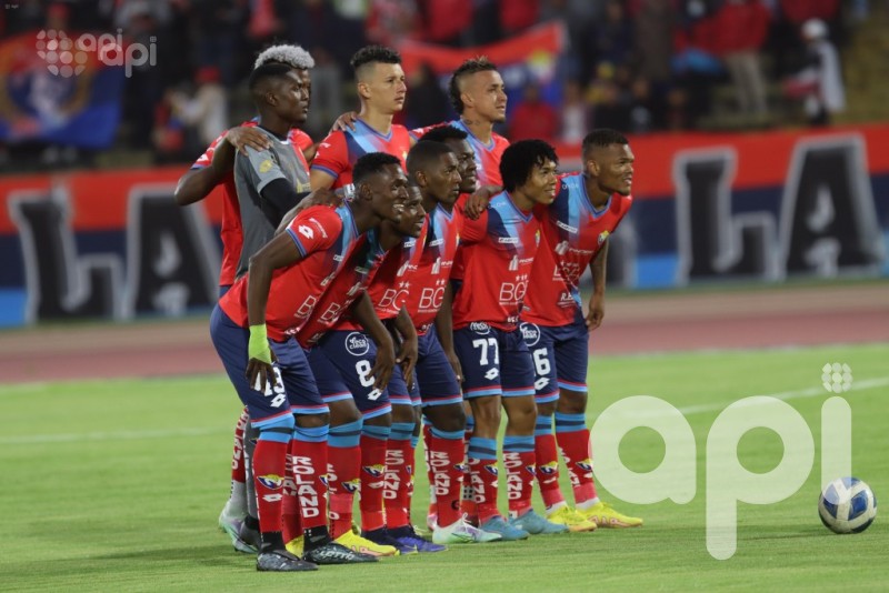 El Nacional golea 6-1 a Potosí en Bolivia