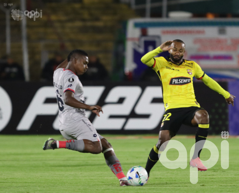 Barcelona aventaja 1-0 a El Nacional
