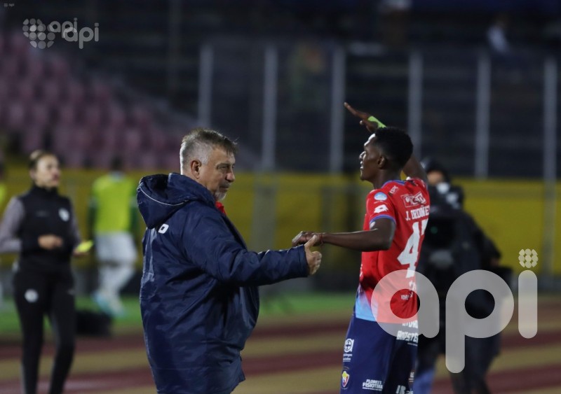 Los Puros Criollos con pie y medio en la segunda fase de Libertadores