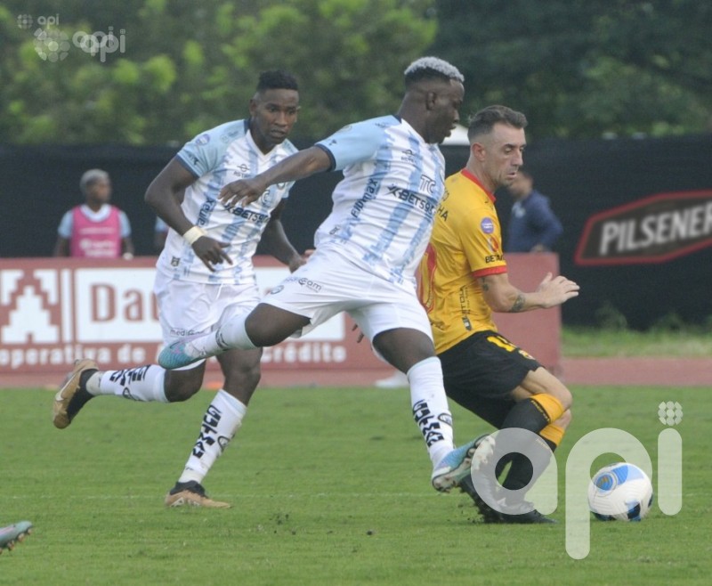 El ídolo despierta y sepulta al City