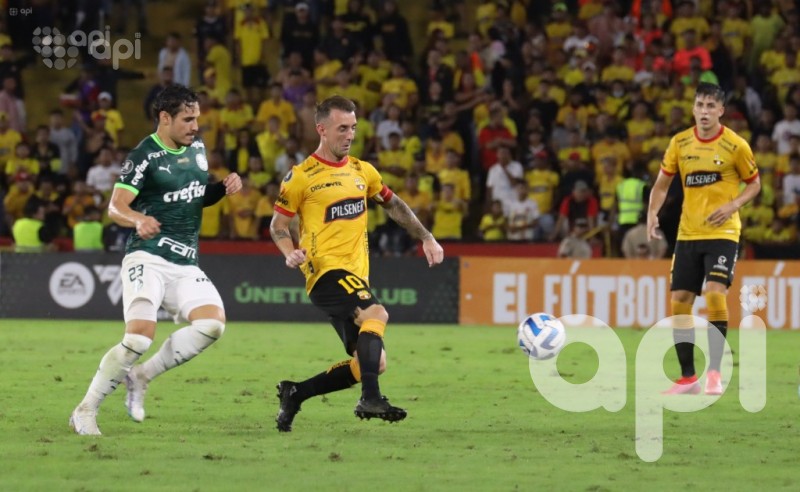 Palmeiras se impone 2-0 a Barcelona en Guayaquil