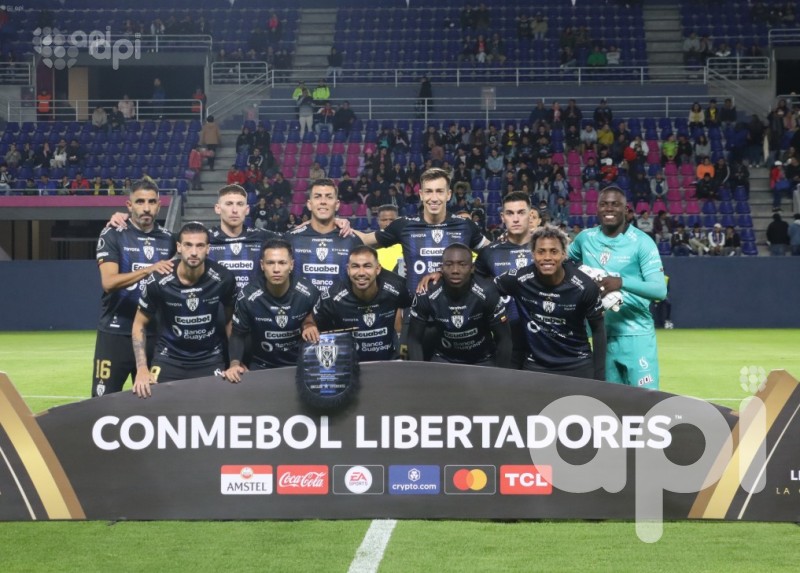 Independiente vence 2-1 a Corinthians en Brasil