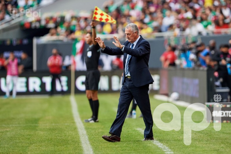 Alfaro califica de “nada de amistoso” al duelo ante México 