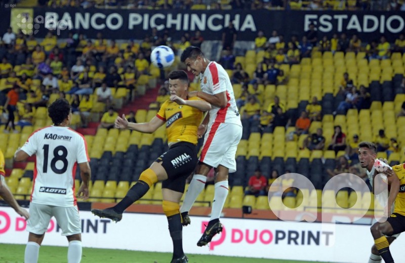 Barcelona se impone 1-0 a D. Cuenca en Copa de Campeones