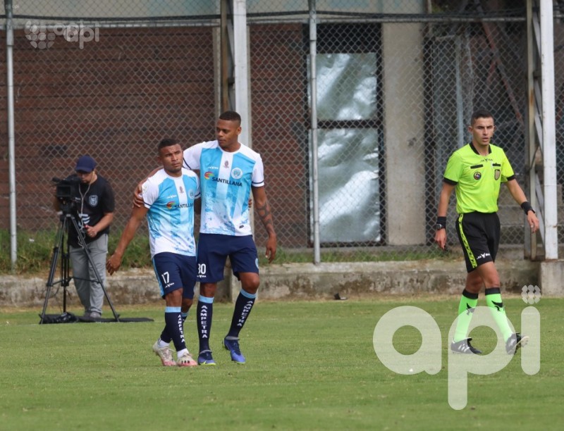 Uno de segunda tumba al escolta de la A