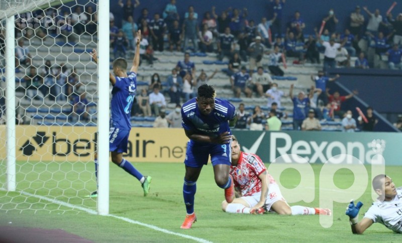 Emelec golea 7-0 a Independiente Petrolero y avanza en Libertadores