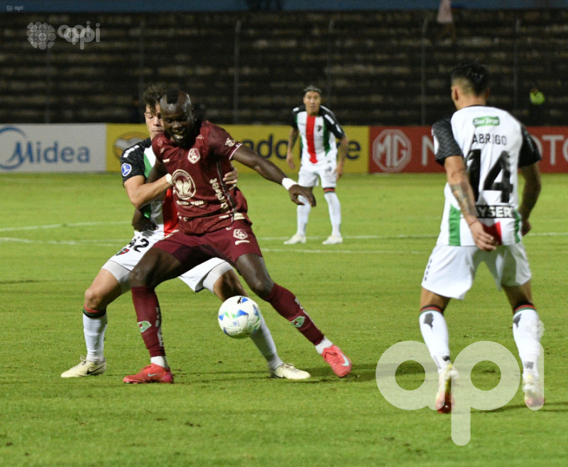 Ponchito intratable e invicto en Sudamericana