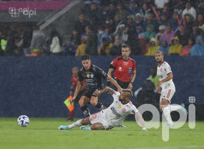 Del Valle toma ventaja 1-0 ante Fla en la Recopa