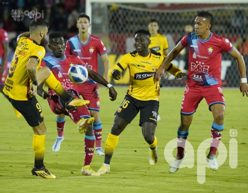 El Nacional vence 2-1 a Barcelona y lo elimina de Copa Ecuador
