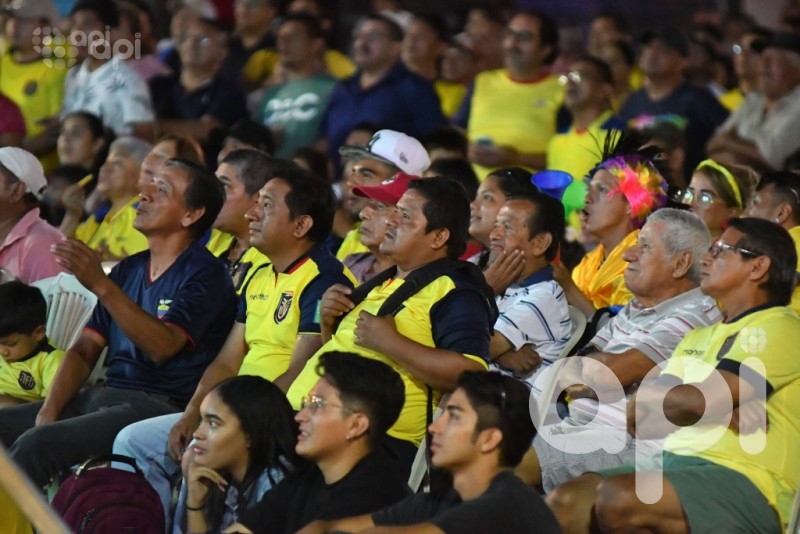 Argentina, de Messi, supera 1-0 a Ecuador