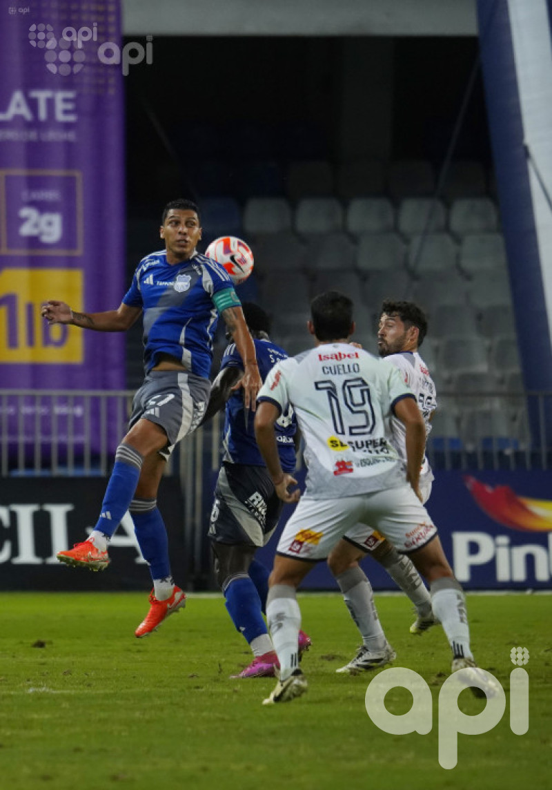 Emelec pesca 1-0 a Delfín