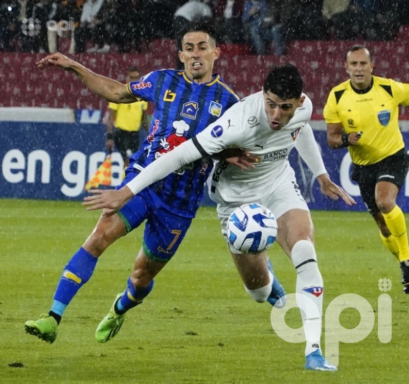 Liga se deshace 4-0 de Delfín en Sudamericana