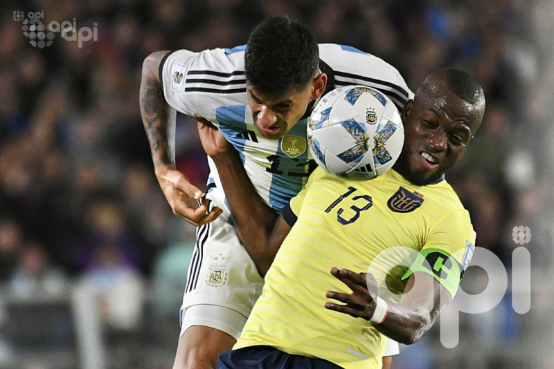 Argentina, con Messi a medias, vence a un tibio Tricolor