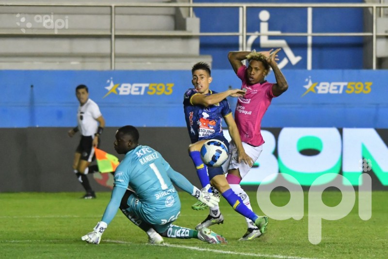 El Cetáceo imparable tumba a IDV