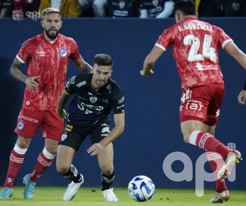 Del Valle vence 3-2 a Argentinos y gana el Grupo E