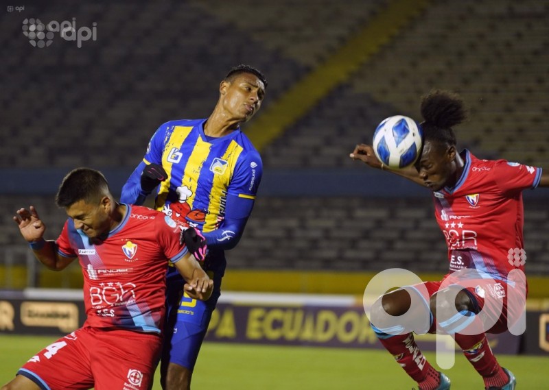 El Nacional liquida 3-1 a Delfín y avanza en Copa Ecuador