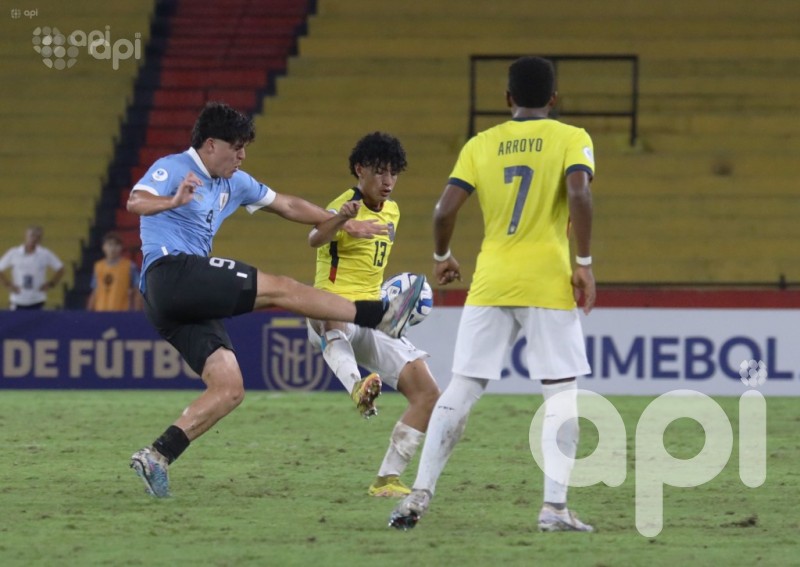 Uruguay frena 2-0 a Ecuador en el Sub 17