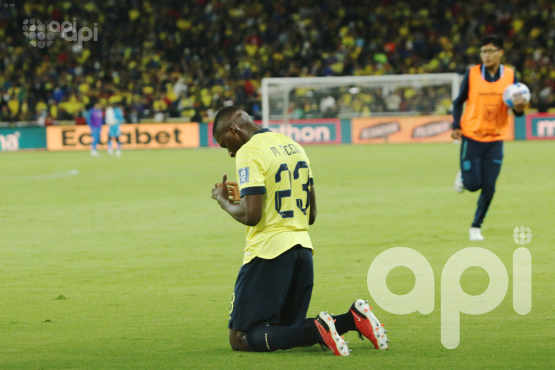 Ecuador revive al superar 3-1 a Jamaica