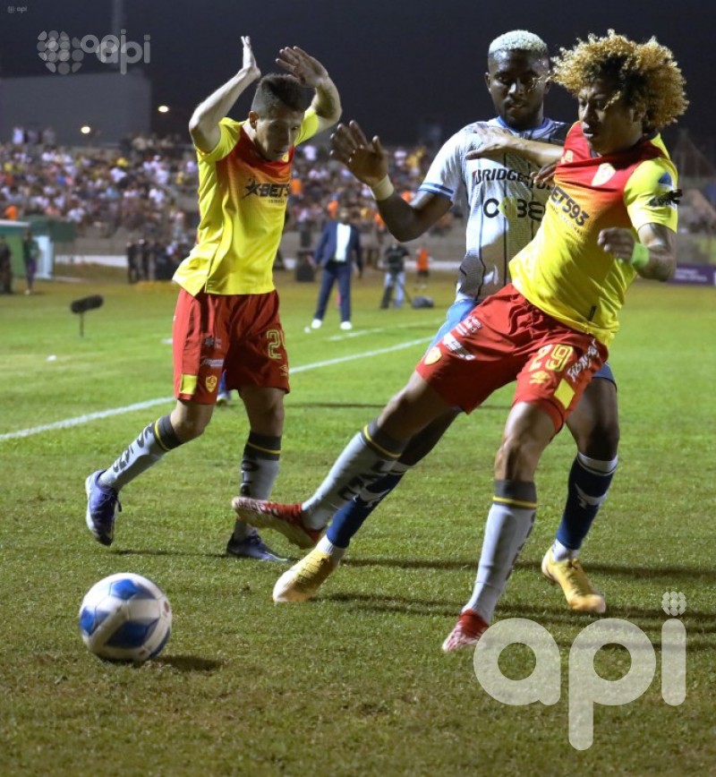 El 9 de Octubre elimina 2-0 al Aucas de Copa Ecuador