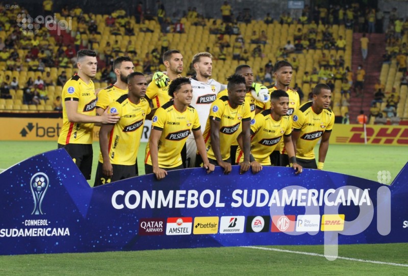 Barcelona a tumbar al líder Lanús en Sudamericana