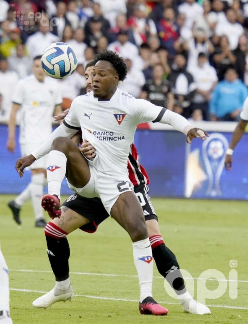 Sudamericana: Liga aventaja 2-1 a Sao Paulo
