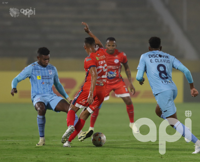 U. Católica tropieza 0-0 con Alianza colombiano