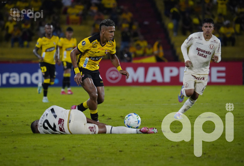 Universitario se come 1-0 a Barcelona en Guayaquil