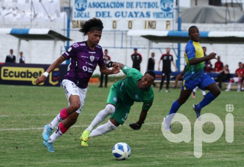 Del Valle sufre para eliminar a Samborondón