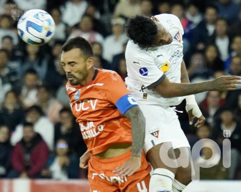 La U gana serie de Sudamericana y salva el semestre