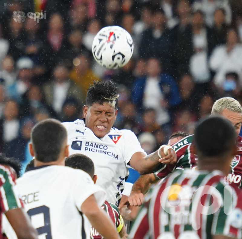Fluminense vence 2-0 a Liga y obtiene la Recopa