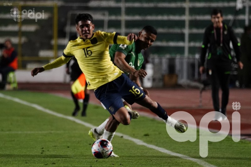 Ecuador vence en la agonía 2-1 a Bolivia en La Paz