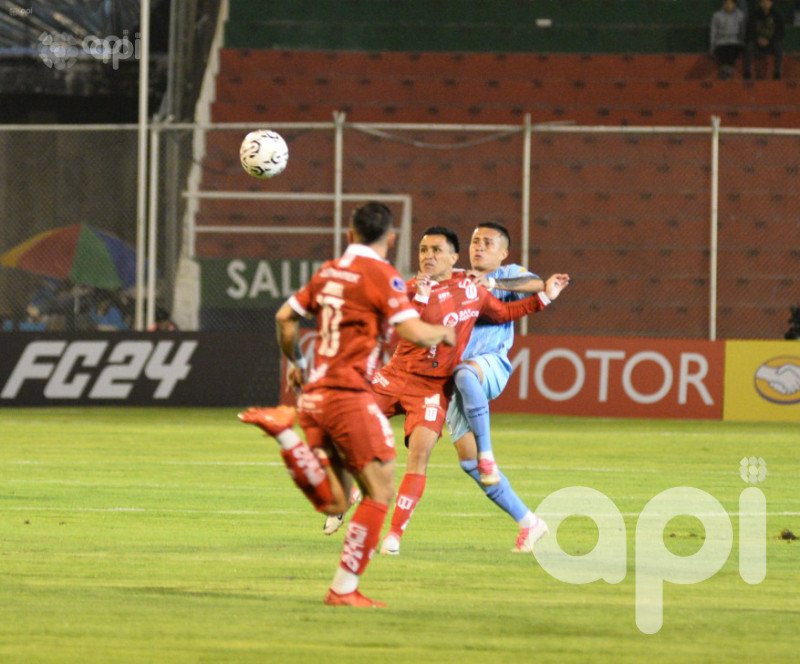 El 'Trencito azul' se pasea sobre el 'Rodillo' en Ambato