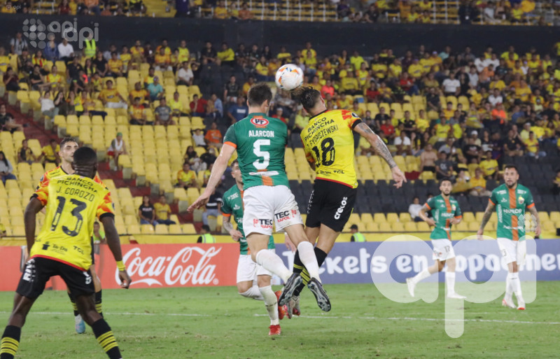 Primer triunfo canario en Libertadores y a repesca