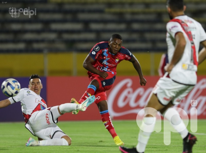 El Nacional vence 3-1 a Potosí y avanza en Libertadores