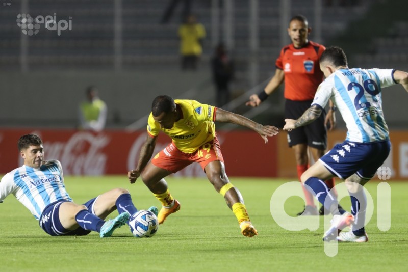 Racing Club supera 2-1 al Aucaa en Chillogallo