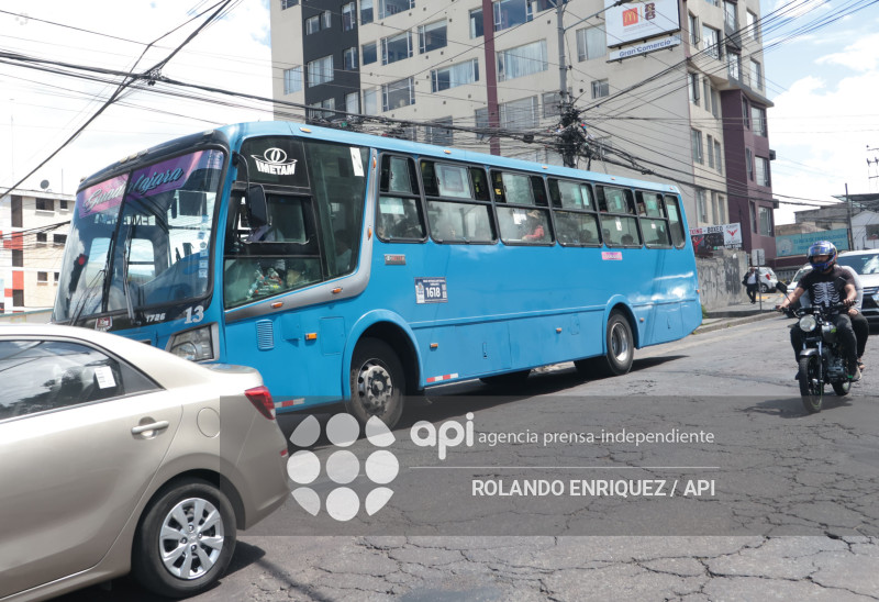 TRANSPORTE PUBLICO QUITO