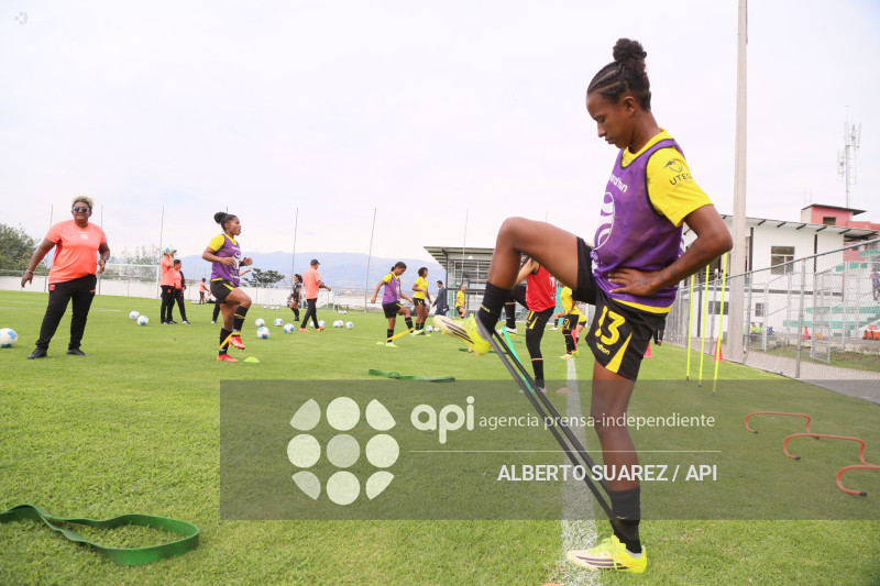 FBL SUPERLIGA FEMENINA EL NACIONAL VS BARCELONA